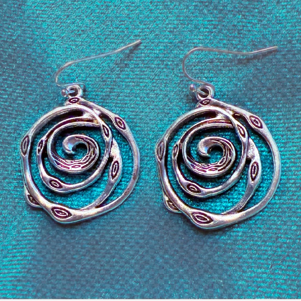 Silver Wave Pattern Earrings with Modern Design